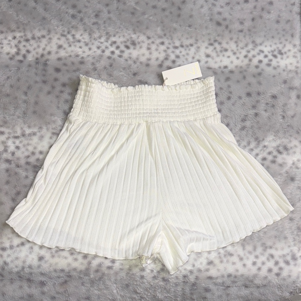 🤍🦴 NWT Z Supply DAWN SMOCKED RIB  SHORTS SIZE SMALL IN BONE 🦴 🤍